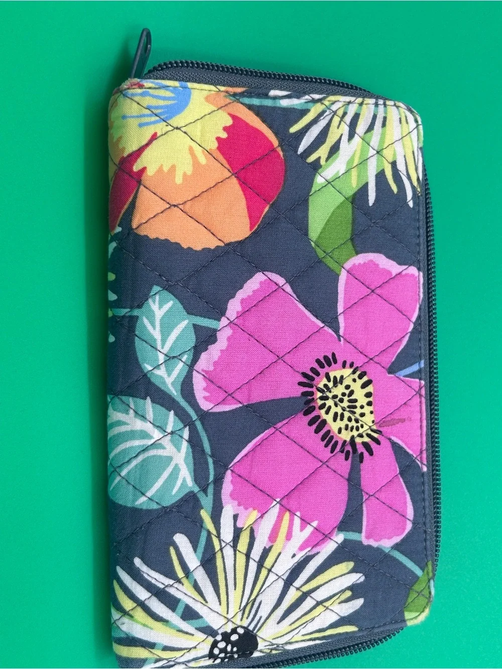Vera Bradley Quilted Zip Card Holder in Navy Multi Floral